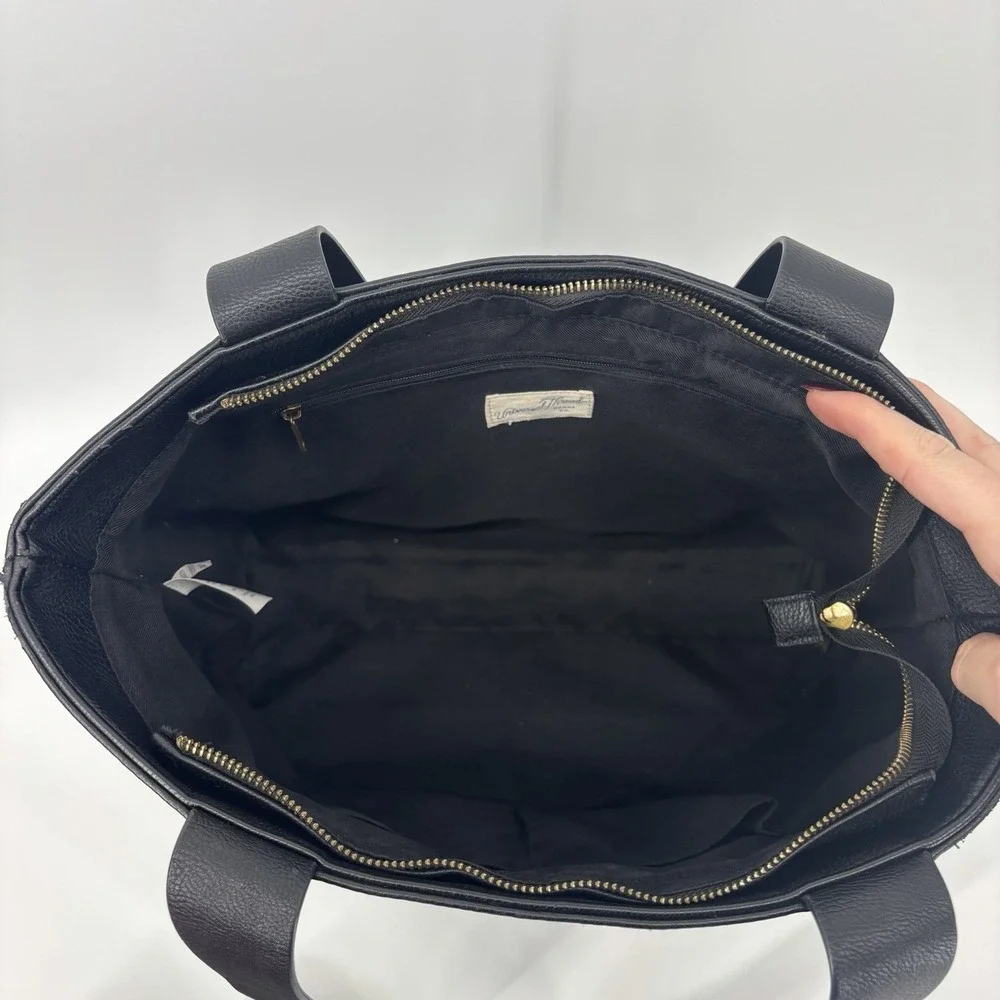 UNIVERSAL‎ THREAD Womens Shoulder BAG Book Laptop Work Faux Leather Suede DEFECT